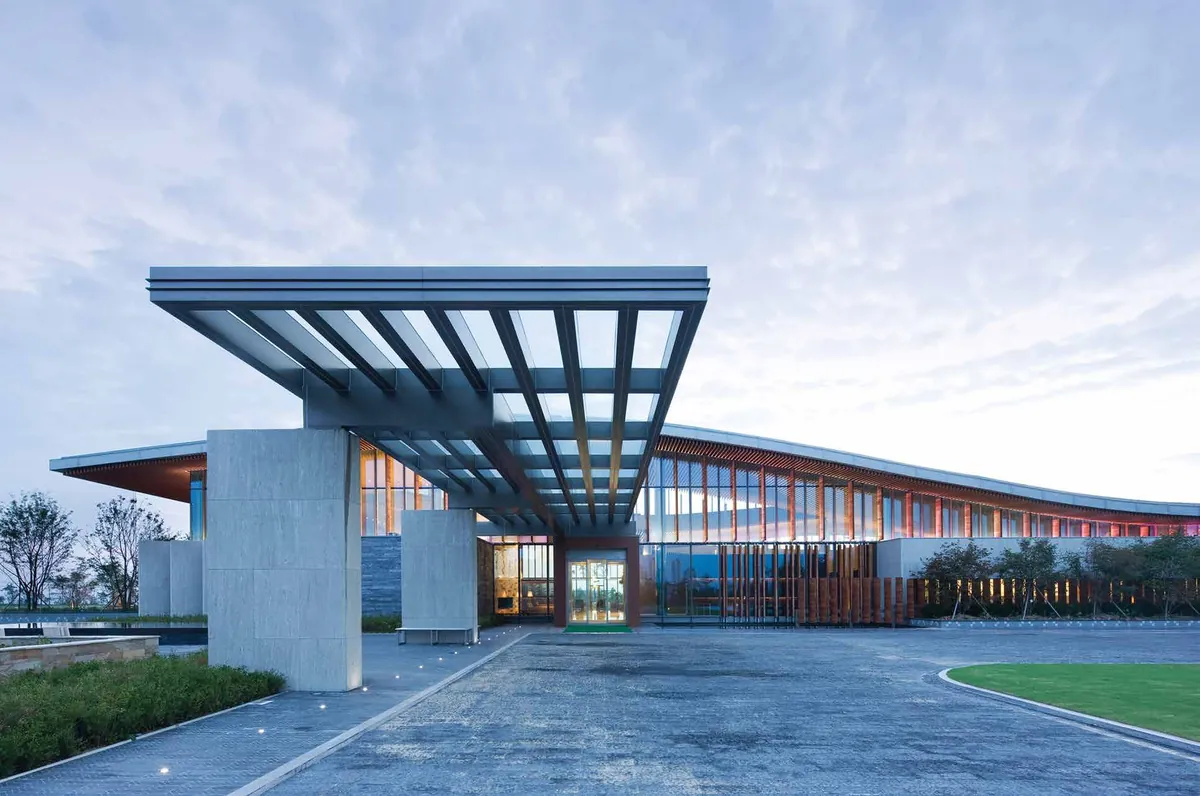 Mana Skanda The Right Life clubhouse exterior